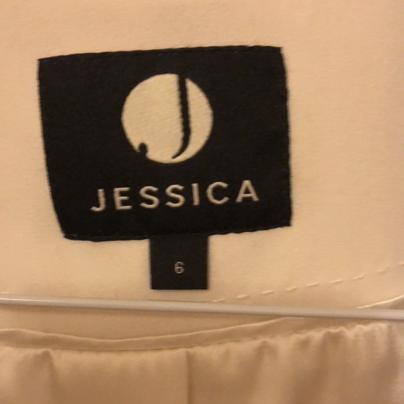 White suit - Picture 2 of 5